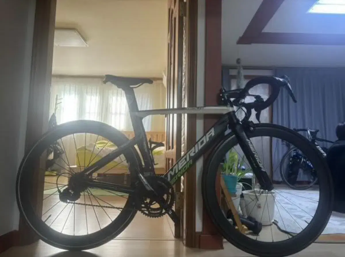 Rear wheel. MERIDA REACTO 400 rear carbon wheel