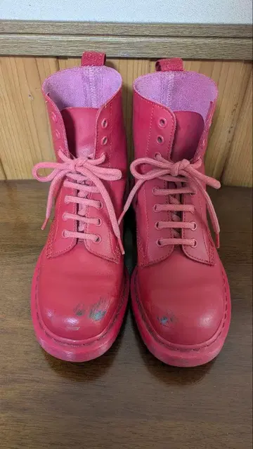 닥터마틴 원컬러 올레드 가죽 부츠 8홀