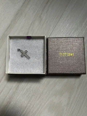 츠츠미 화이트 골드 크로스 목걸이 펜던트 탑