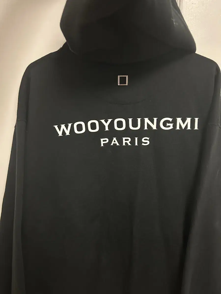 우영미 후드티
