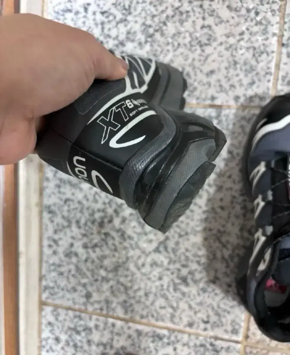 살로몬 xt-6 고어텍스 블랙 에보니 230 풀박스(택포)