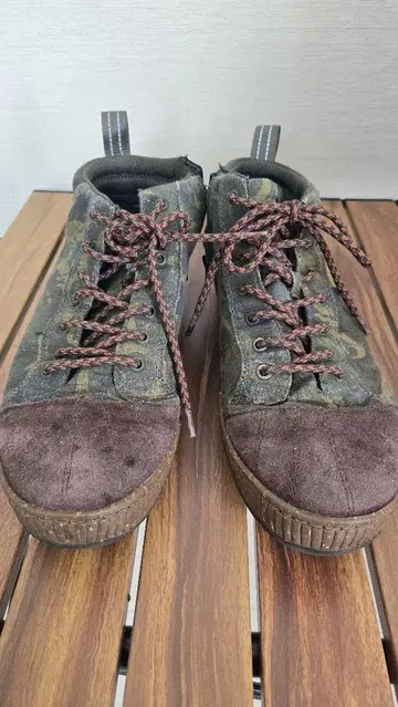 컬럼비아 카모 패턴 신발 27cm