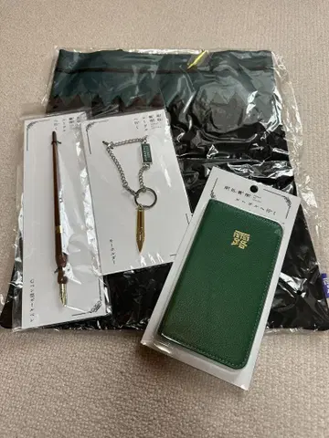 극장판 키시베 로한 루브르로 가는 굿즈