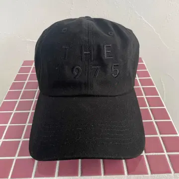 THE 1975 블랙 야구 모자