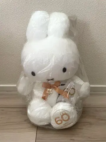 미피 60주년 한정판 봉제 인형 레어 나인체 토끼 마스코트