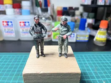 타미야 1/35 탱크 탑승원 2체