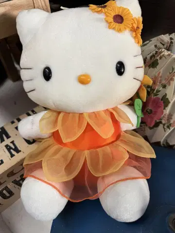 헬로키티 봉제 인형 오렌지 의상