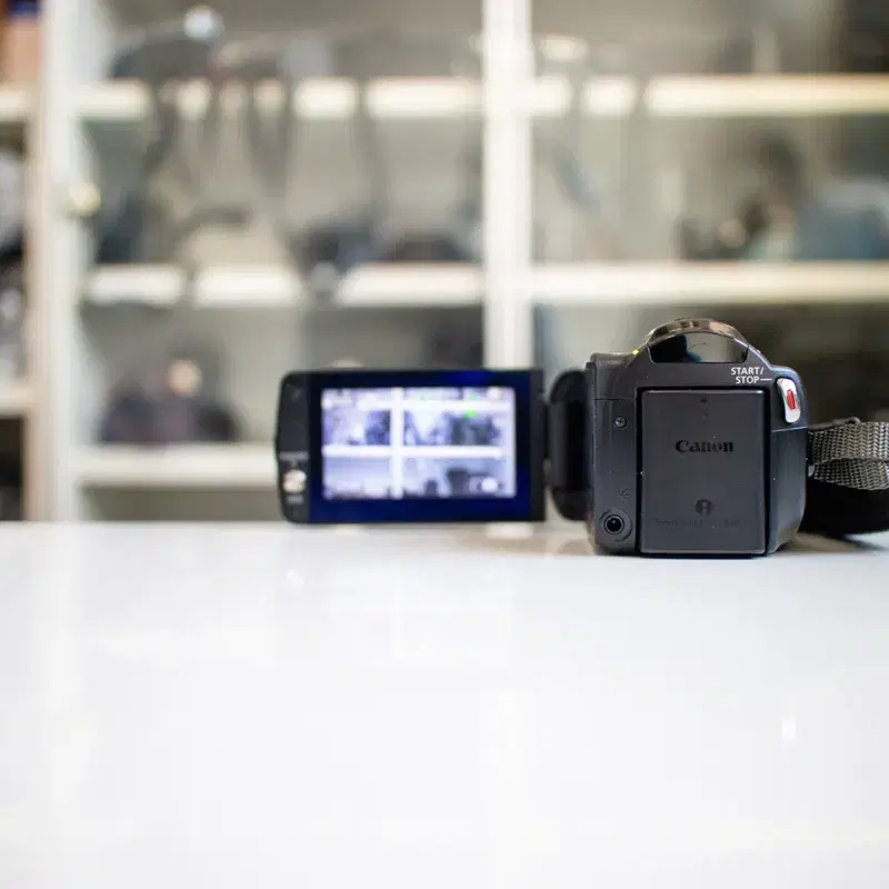 Canon　iVIS HF M32 Amazon | Canon デジタルビデオカメラ iVIS HF M32 スノー