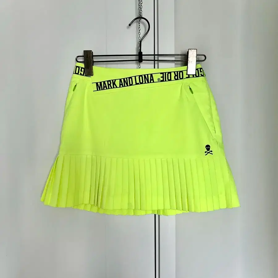 MARK & LONA ネオンスカート Mark and Lorna Unbalanced Pleated Neon Skirt on Bunjang Global Site.
