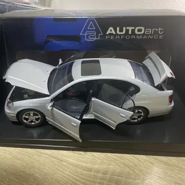 오토 아트 1/18 도요타 앨리스 실버