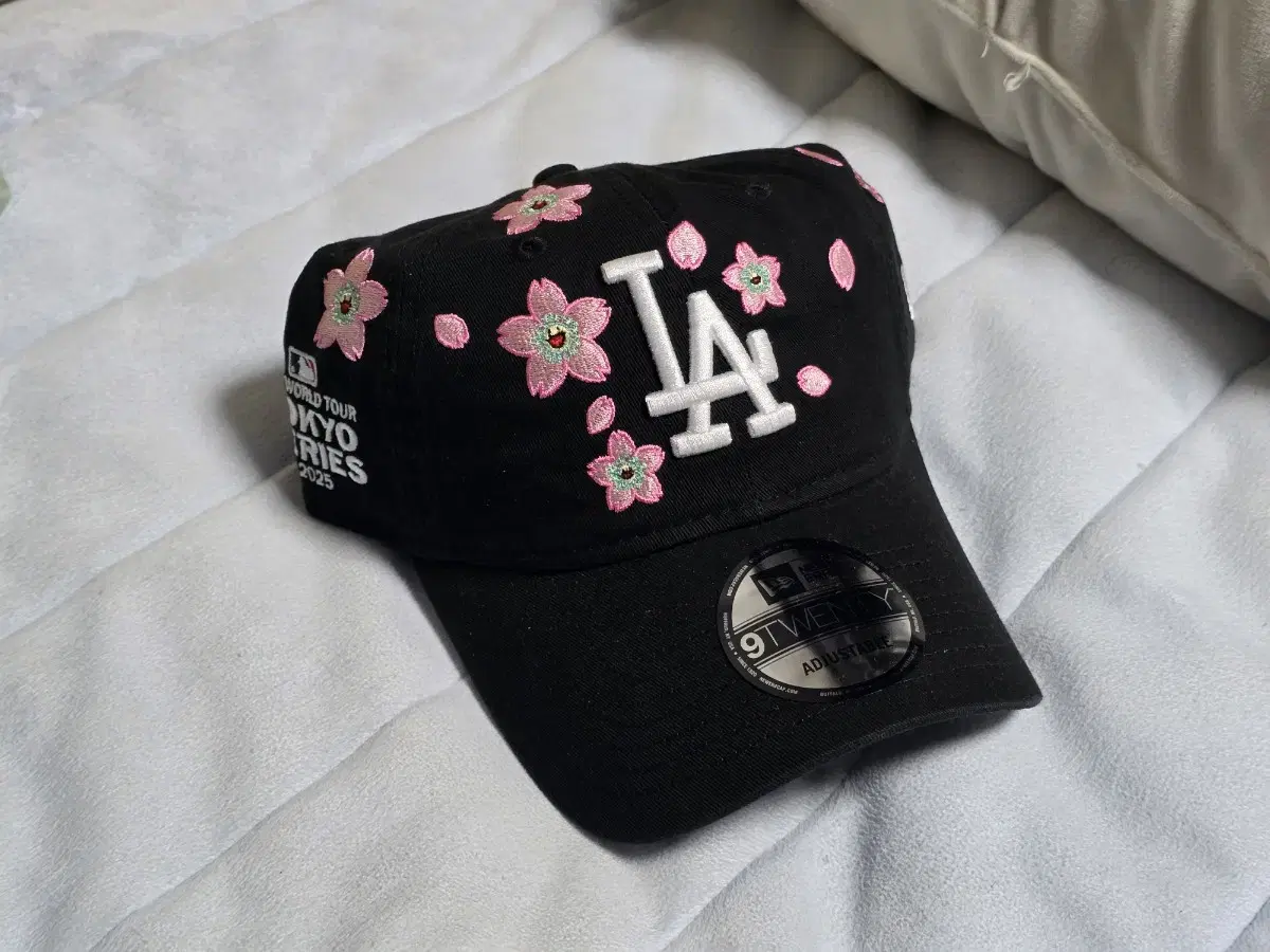 무라카미 타카시 x MLB 볼캡 블랙 9twenty 카이카이 키키 모자