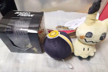 BALL FREAK 미미큐 넥타이와 봉제 인형