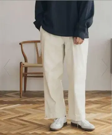투 턱 치노 팬츠 urban reseach doors