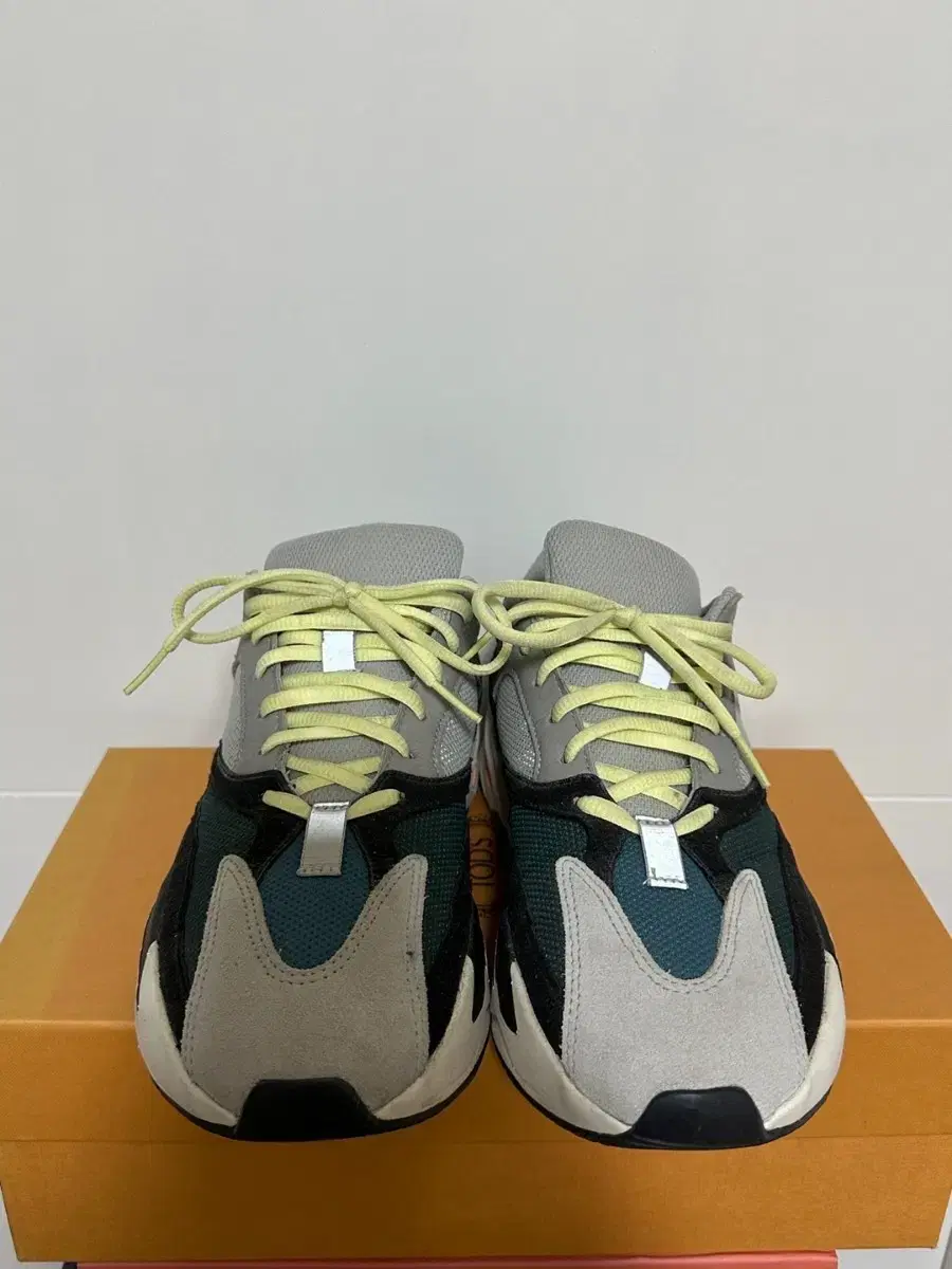 이지부스트700 260 웨이브러너og