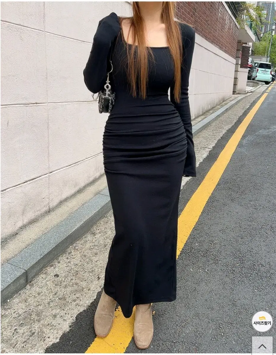 히프나틱 멜로우 긴팔 셔링 스퀘어넥 롱원피스 안기모 블랙 원피스