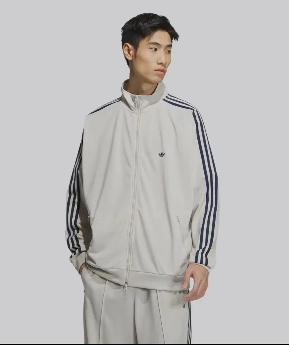 아디다스 bb트랙탑 베이지인디고 iz4922