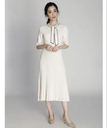 새상품 택 포함 CELFORD 보타이 플리츠 니트 원피스 [가격 인하]