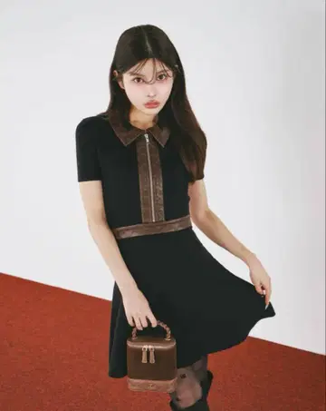 다리치 로고 가죽 니트 미니 원피스