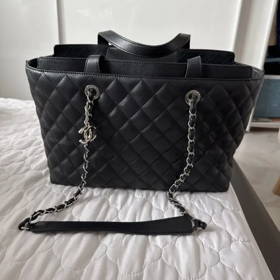 トートバッグ ROCKCAKE Glossy Nylon Padded Bag Black RC24BAG00200 MUSINSA | ROCKCAKE Glossy Nylon Padded Bag - Black
