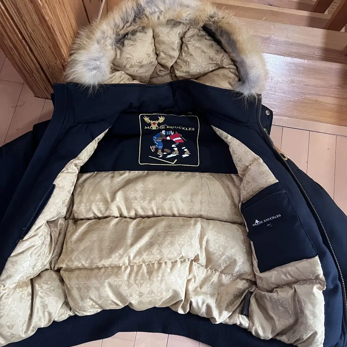 무스너클 리틀래피즈 20fw 금장 M