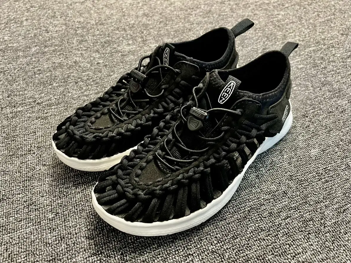 [240] KEEN UNEEK 03 킨 유니크03 샌들