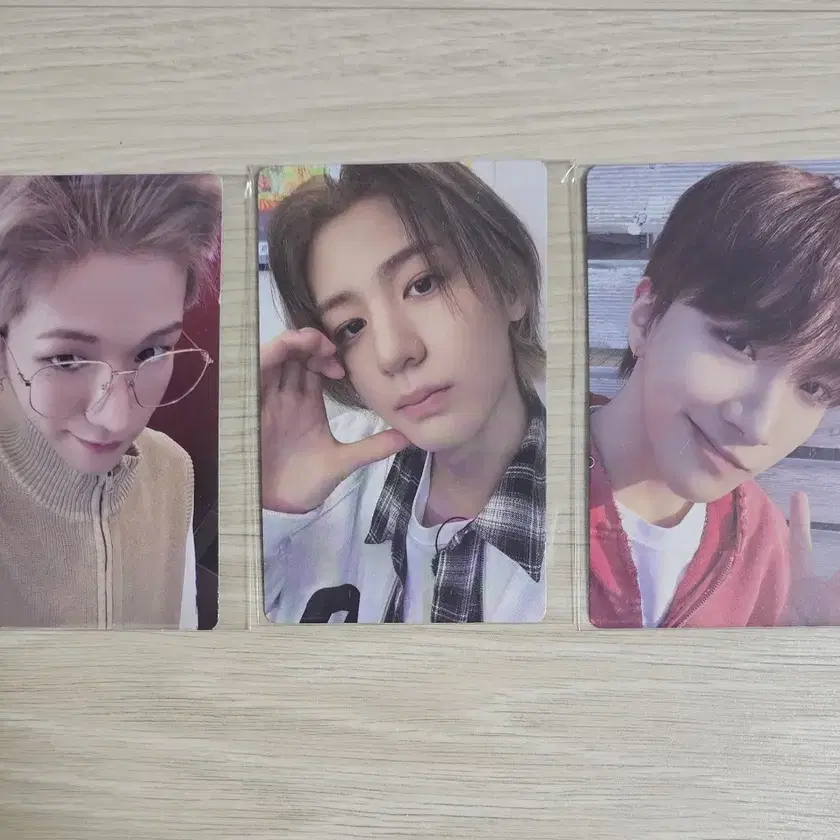 Shop Photo Card on Bunjang Global Site.