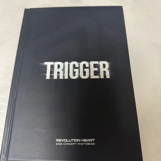 리 레볼루션 하트 트리거 포토북 굿즈 판매