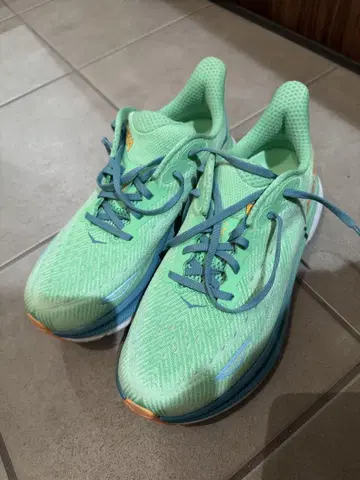호카 클리프톤 9 27cm HOKA CLIFTON 9 WIDE