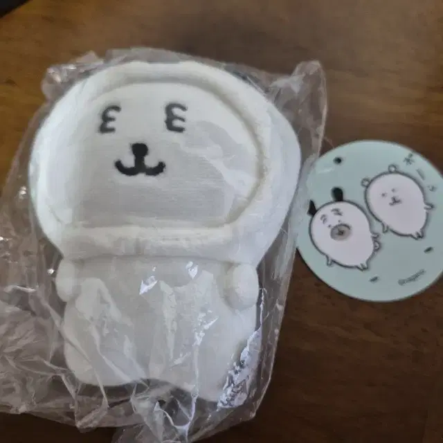 퍼그상 옷을 입은 눈팅팅 농담곰 미개봉