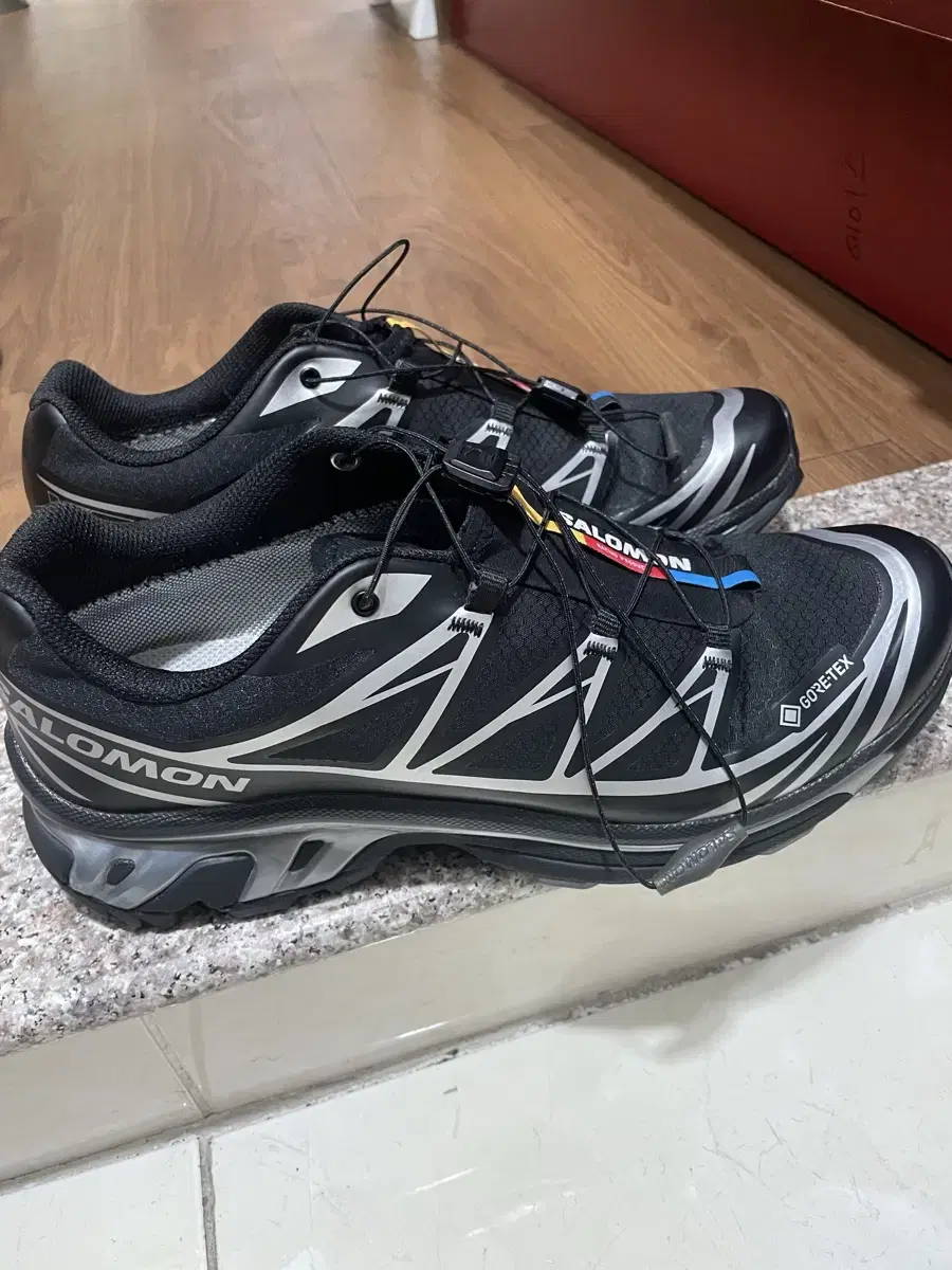 살로몬 XT-6 GTX 블랙실버 285