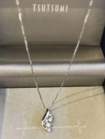 다이아몬드 목걸이