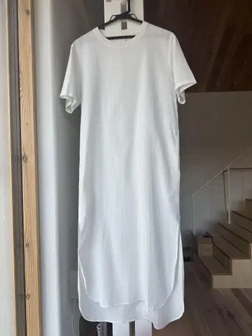 Seya. 세야 화이트 반팔 롱 원피스 사이드 슬릿