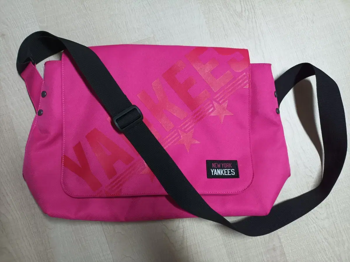 yankees crossbody bag (MLB)