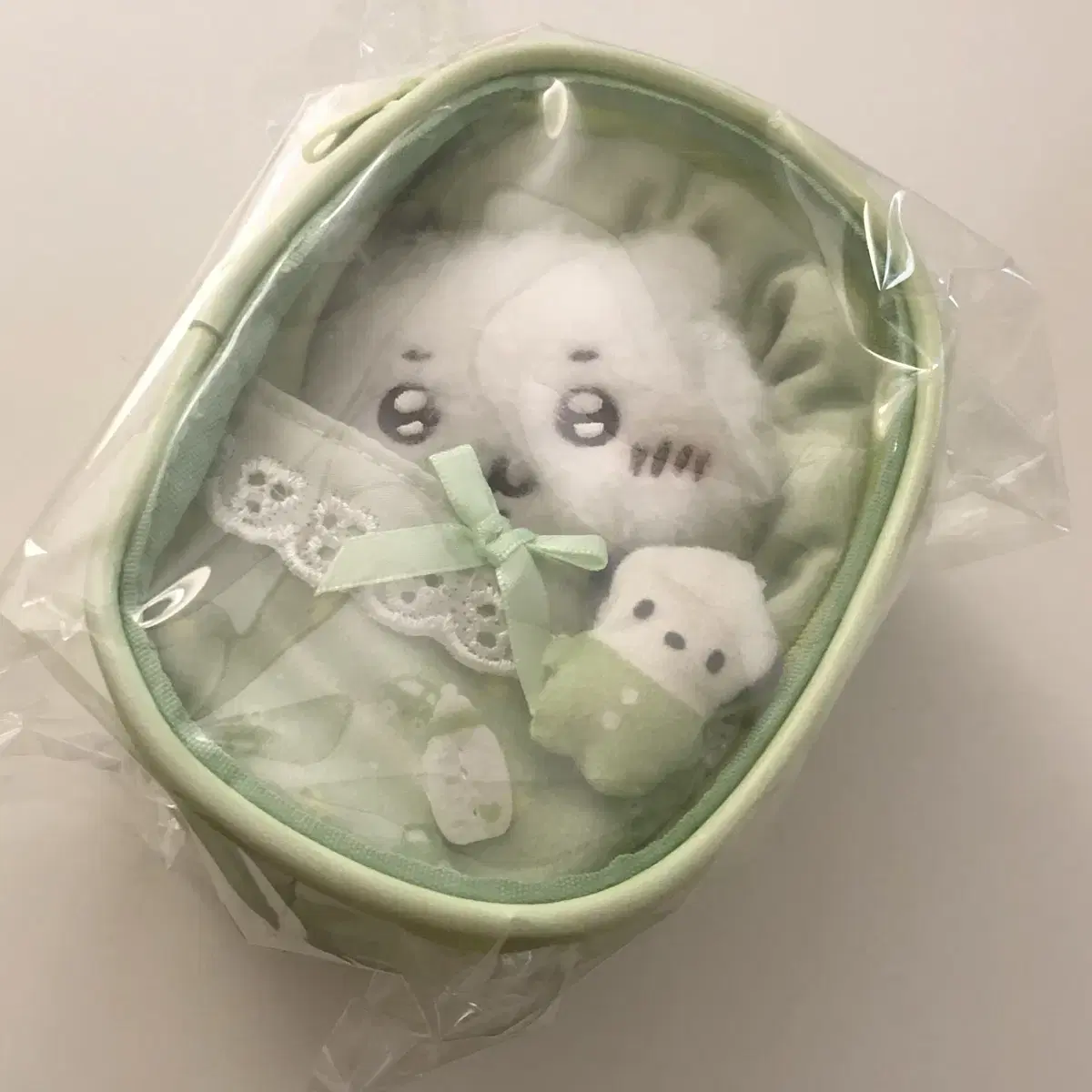 Chiikawa, a mascot of the faraway land of the faraway land, and a new product + Sanrio Pochacco Cradle Pouch