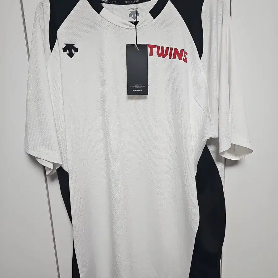 DeChante Authentic Short-Sleeved T-Shirt Size 110 LG Twins for