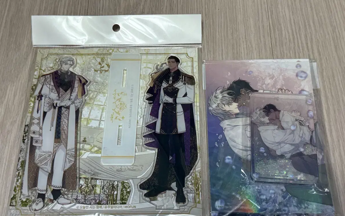 Sumirna & Capri Mofun Acrylic Stand/Glyphic (sealed)
