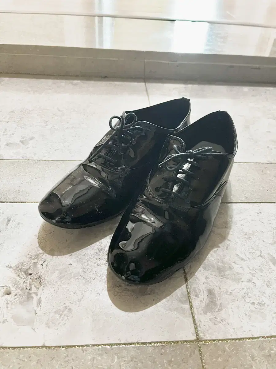 Genuine) Repetto Zizi 38 (Full Box)