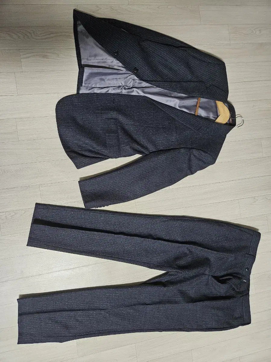 London Fog Suit Set