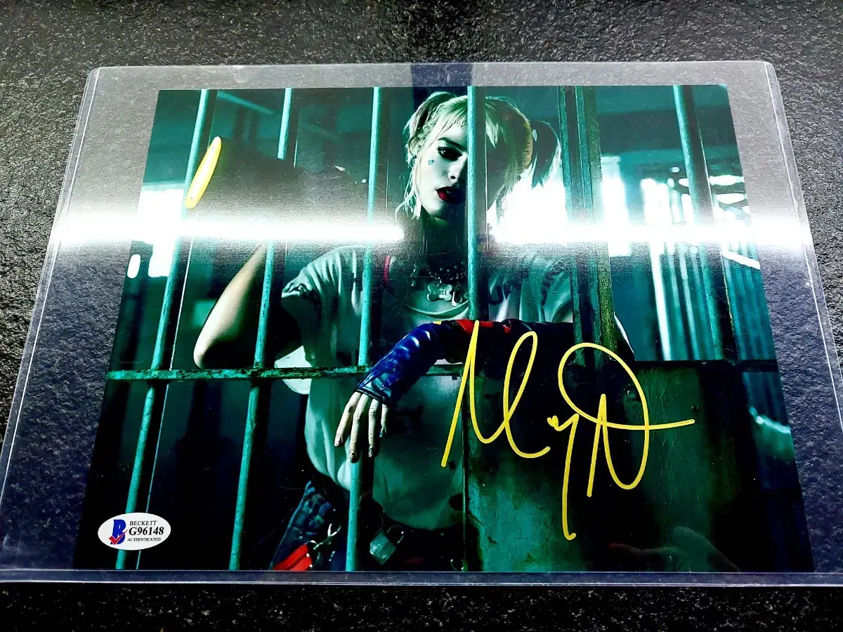 Margot Robbie. Harley Quinn. Suicide Squad. Autograph. Gold Sharpie. 8X10. Beckett. Authenticated. Original.
