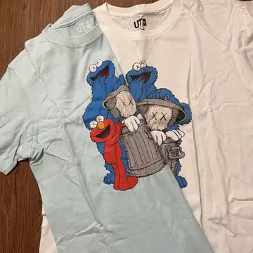 KAWS x Uniqlo x Sesame Street 티셔츠 세트