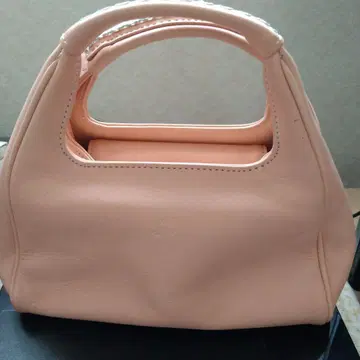 새상품급! 키타무라의 벚꽃 핑크 컬러 가죽 미니 핸드백