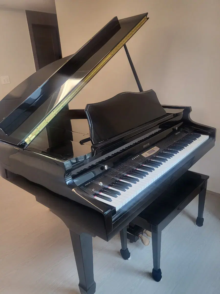DynaTone Digital Grand Piano