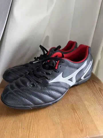 미즈노 축구화 모나르시다 25.5cm