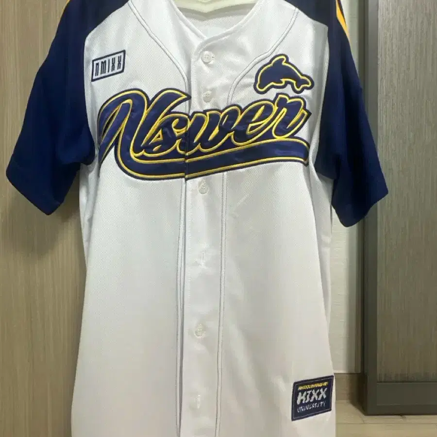 NMIXX | 엔믹스 jiwoo Uniform #엔믹스,#지우,#유니폼 on Bunjang