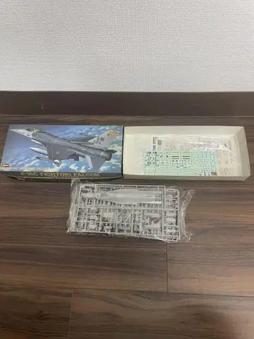 F-16 파이팅 팔콘 1/72
