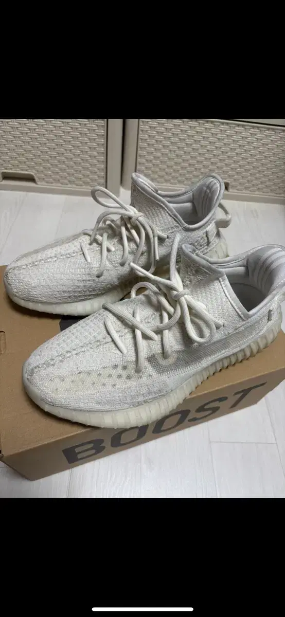 아디다스 이지 부스트 350 V2 본 275