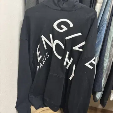 지방시 후드티 블랙