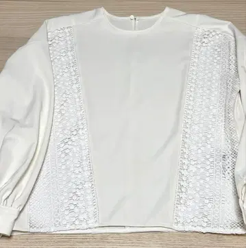 르주르 화이트 빅 슬리브 자수 탑