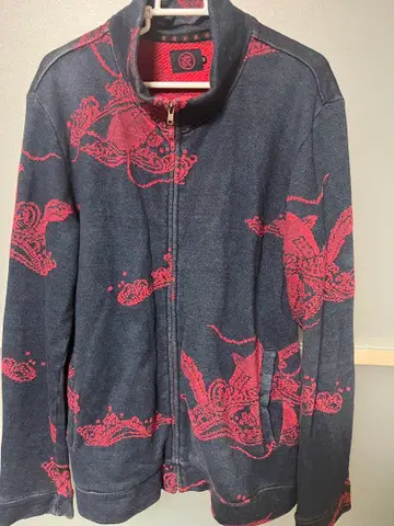 오스티아 재팬 의류 지퍼 후드 맨투맨 네이비 컬러와 빨간색