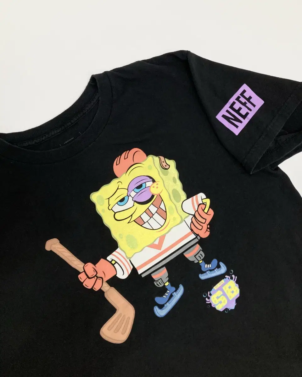 (L)스폰지밥 아이스하키 NEFF 콜라보 반팔